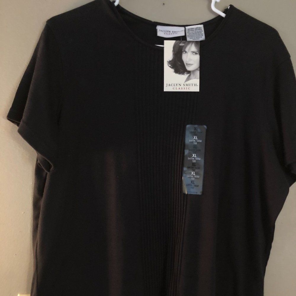 Jaclyn Smith Classic NEW black Tee Size XL